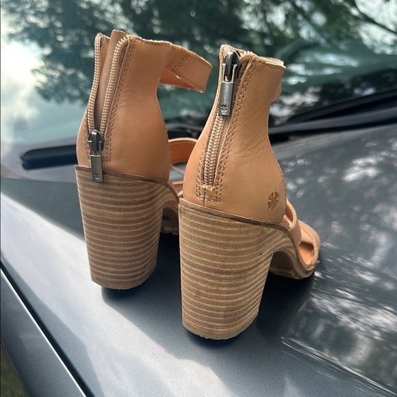 Lucky Brand Women's Tan Heeled Sandals - Picture 2 of 4